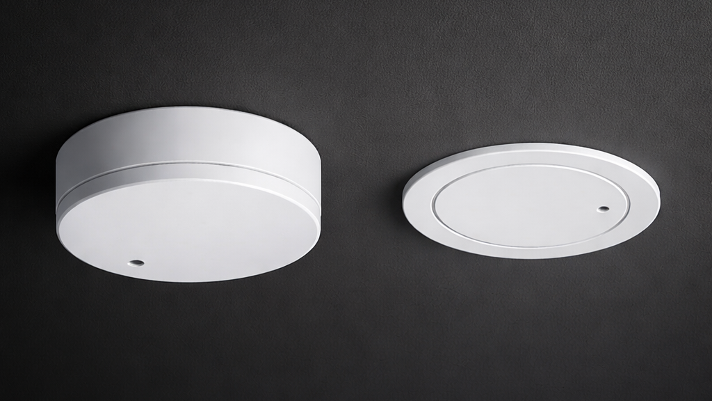 EchoEye natynkowy vs podtynkowy — porównanie montażu